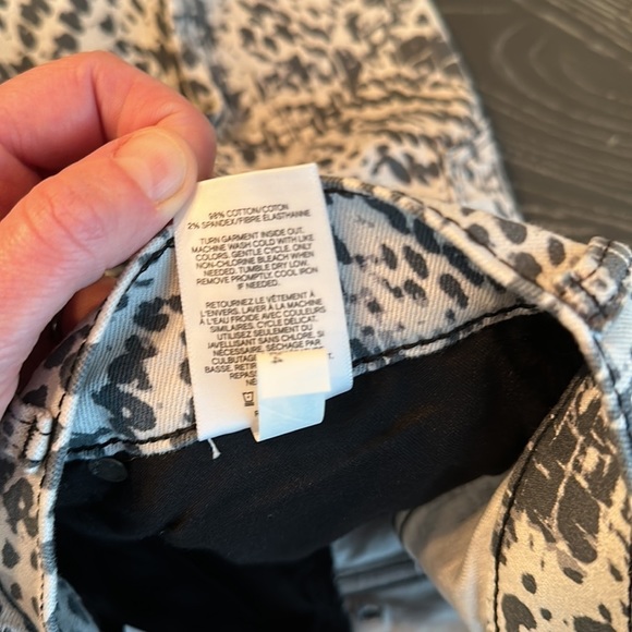 EXPRESS Stretch Skinny High Rise Snake Print Jeans, size 0 NWT - Picture 15 of 15